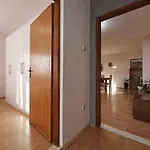 Antonio 아파트 트로기르