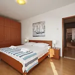 Antonio 아파트 트로기르